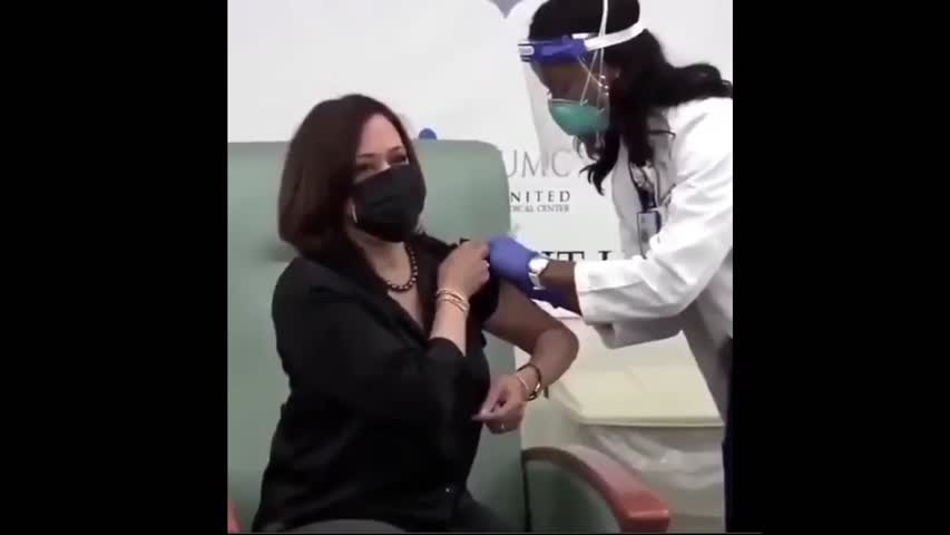 미국 부통령 "해리스" 거짓으로 백신 맞는 쇼(SHOW) 한것 폭로 영상
