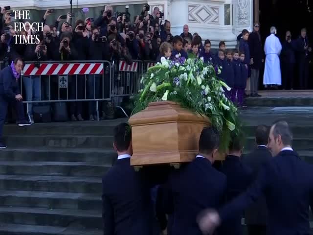 Fans and Players Say Goodbye to Fiorentina Captain Astori