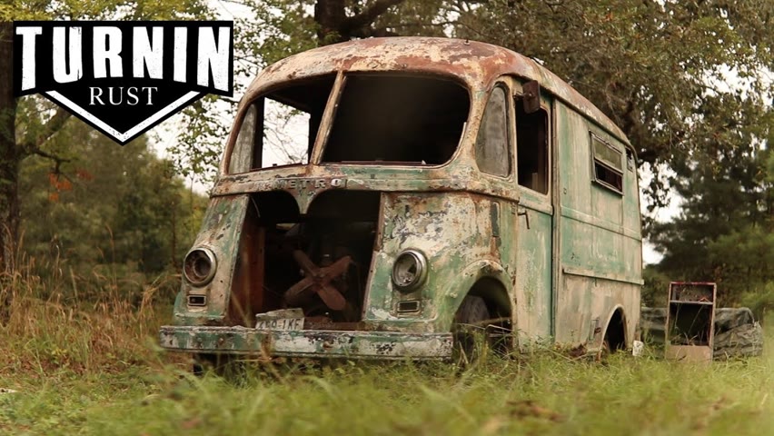 1960 International Metro Van Rescued After 30 Years! | Turnin Rust