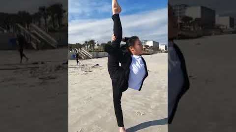 Classical Chinese Dance at the Beach! #shorts #ClassicalChineseDance