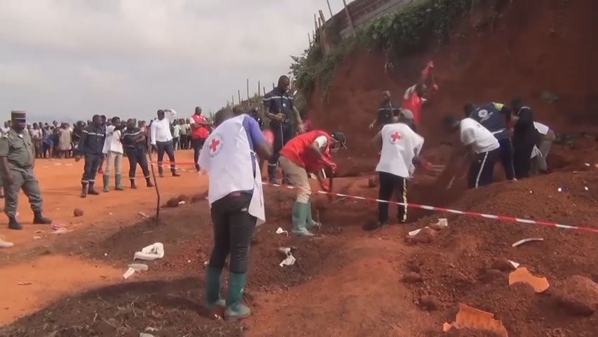 В столице Камеруна оползень сошёл на похоронную церемонию: 14 погибших