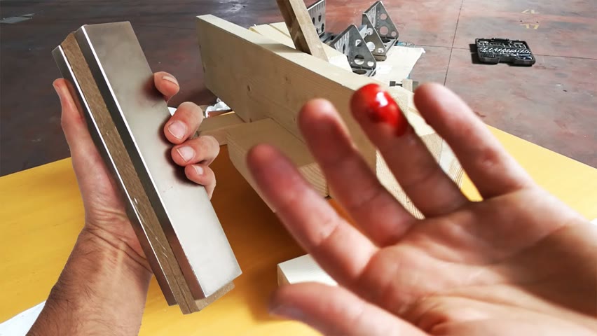 Dangerous Magnets, Accidents and Fails | Magnetic Games