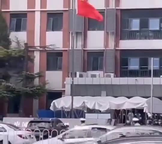 8月 25日上午，有消息称，位于北京市朝阳区大屯路的 中国科学院大学奥运村校区临时封闭：不允许人员外出，周边有饭店已停业。