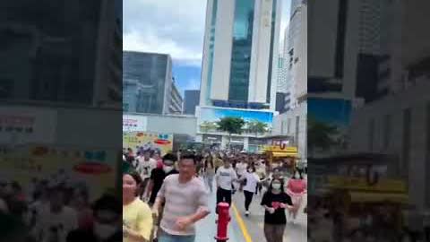 0518 突發：深圳華強北賽格大樓突然￼劇烈搖晃，市民爭相￼恐慌逃跑