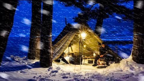 【雪中キャンプ】大荒れの湖畔でダッチオーブン料理/丸ごとアップルパイ、クラムチャウダー