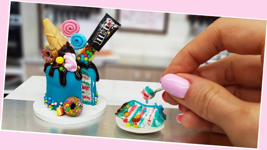 Mini, real CANDY CAKE / mini M&M's cake 🍰🎂🍭🍬 / mini food / miniature cooking / mini cake / tiny food