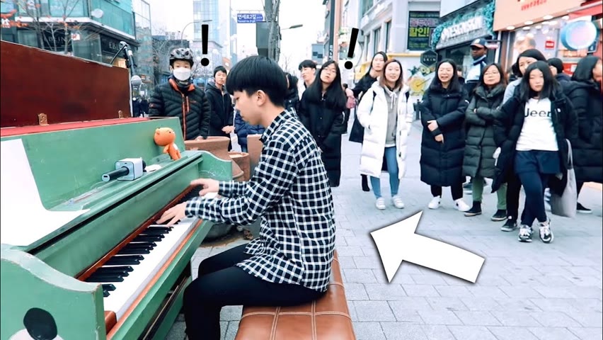 거리에서 포착된 남학생의 역대급 피아노 연주 ㄷㄷ (김광연)