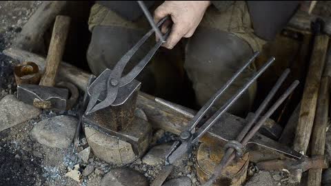 3 ways to make blacksmith tongs