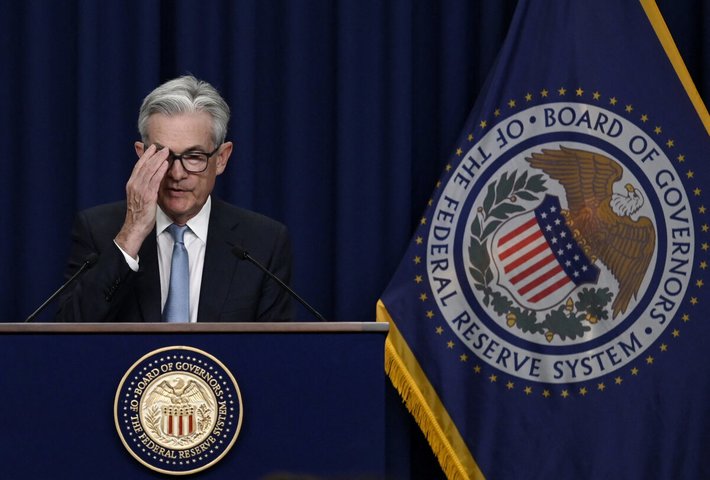 USA DNES (14. 6.): Fed poprvé za poslední rok nezvedl úrokové sazby; prodeje Bud Lightu opět –24 %