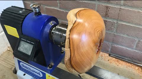 Woodturning - Yew won't believe how beautiful this bowl is!