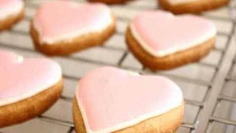 How to Decorate Heart Cookies