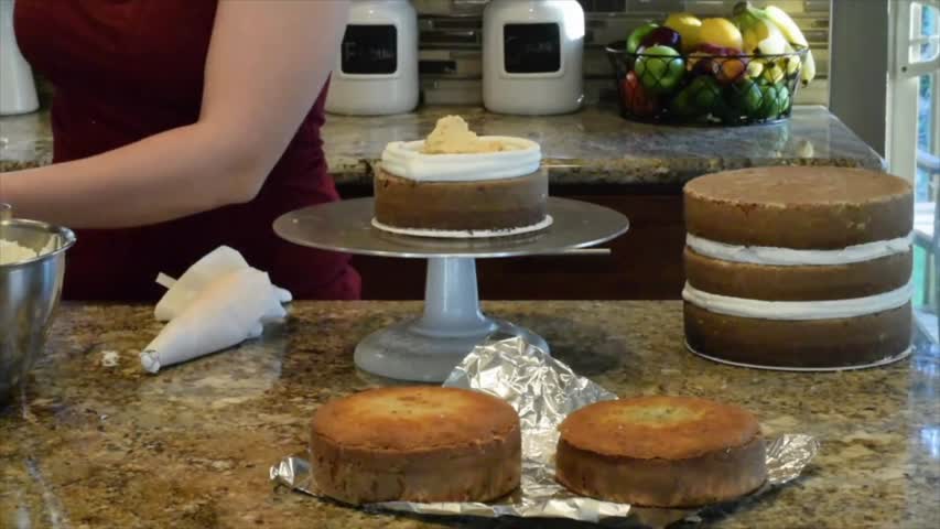 Easy DIY Wedding Cake Tutorial