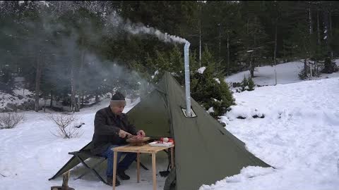 Winter Solo Overnight - Canvas Lavvu Hot Tent in The Snow - 2 days Winter Camping
