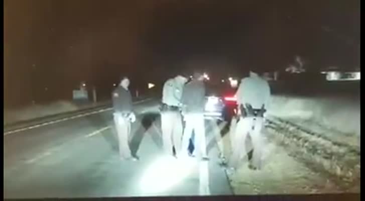 Illinois Deputy Pushes Fellow Officers, Civilian Out of Way of Speeding Car