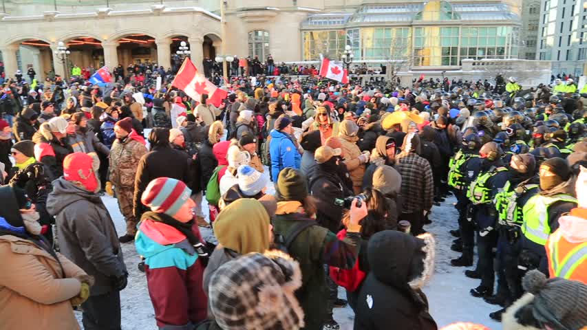 Police confront protesters in Ottawa Feb. 18, 2022