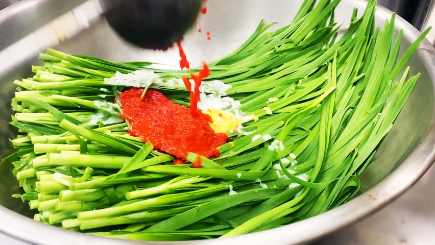 韮キムチラーメンが食べたい。Wanna Devour Chinese Chive Kimchi Ramen.　どうしても食べたい。【たぶん飯テロ】