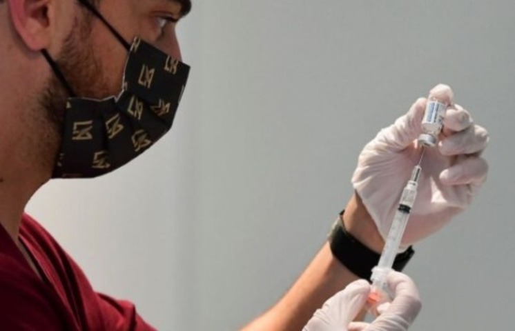 Largest US Health Care Union Will Fight for Mandatory Covid-19 Vaccines