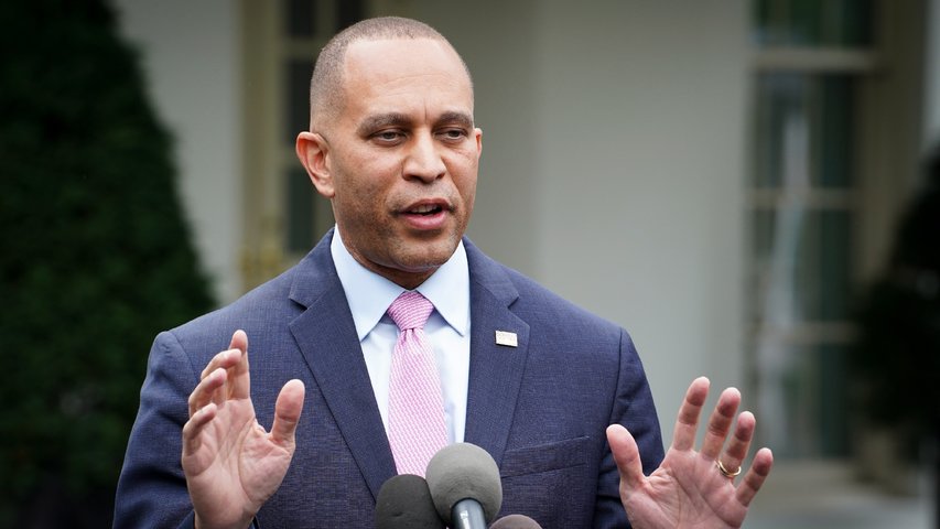 LIVE: House Minority Leader Jeffries Holds Weekly Press Conference (Sept. 28)
