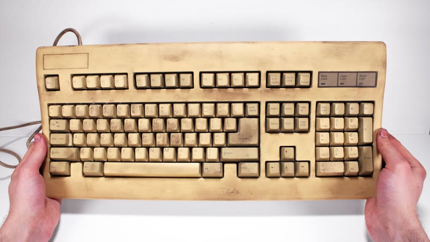 I Restored This Yellowed Keyboard for My Home Office - Retro Tech Restoration