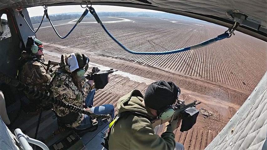 Американцы с вертолётов расстреливают кабанов: как в Техасе решают проблему инвазивного вида