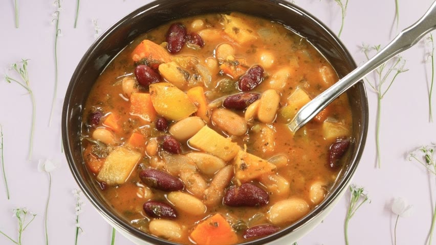 Red kidney beans soup meat free monday coming #shorts