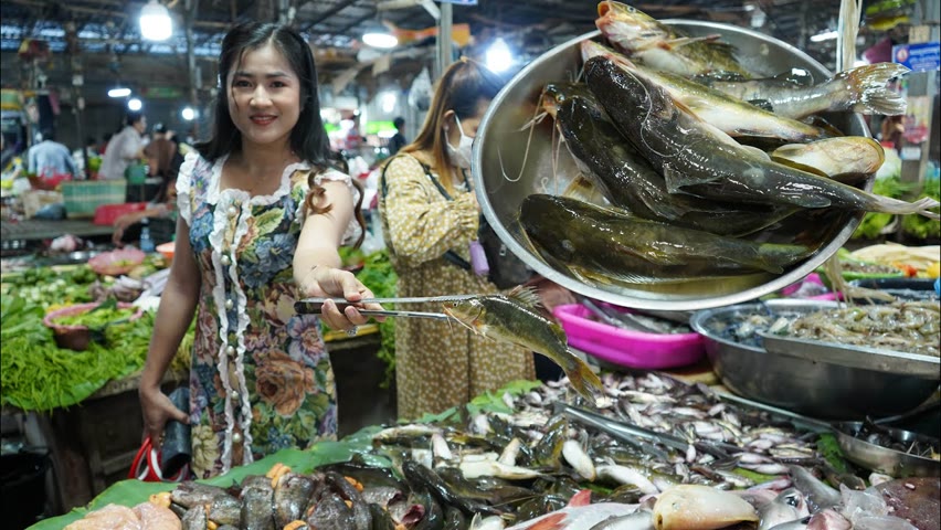 Market show, River fish is so fresh in the morning / Fish with bamboo shoot cooking