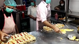 Triple Layer Burger at Street food Karachi | Double Anday Wala Burger | Fastest Bun Kabab Making