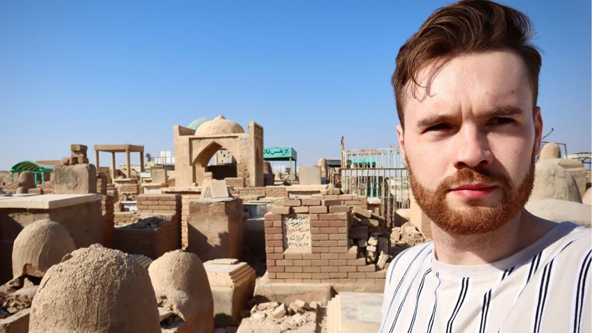Wandering the World's Largest Cemetery in NAJAF, IRAQ 🇮🇶 ٱلنَّجَف‎