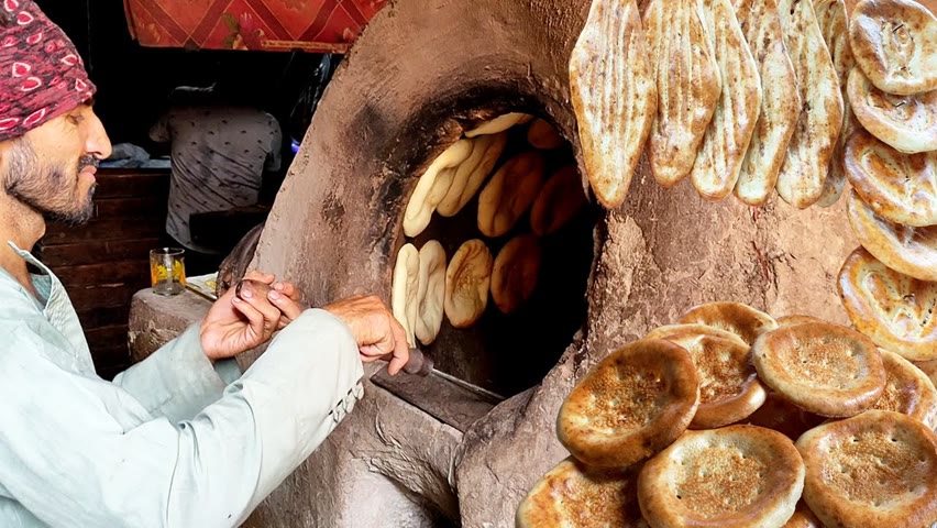 Afghani Tandoori Naan | 50 Different Designs of Afghani Roti | Street Food Karachi Pakistan