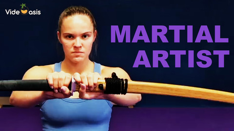 Martial artist Shows Off sword fighting skills ｜VideOasis