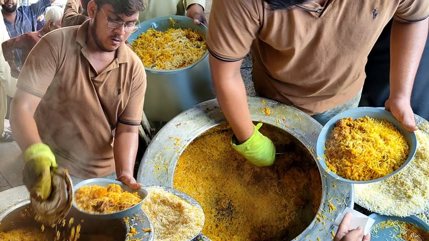 People are Crazy for JUMMA BIRYANI | Fresh Degi Biryani | Pakistan Street Food Beef Thali Biryani