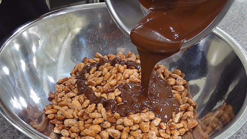 Amazing Chocolate Making, Chocolate Master (Almond, Matcha) - Chocolate Factory in Korea