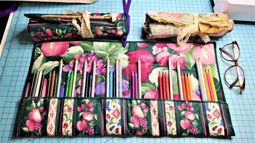 A Fast "NO-SEW" PENCIL CASE ROLL from a PLACEMAT! Nice Gift with a Junk Journal! Paper Outpost! :)