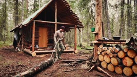 Off Grid Cabin. Build an Addition on My Log Cabin. Cutting Lumber with a Chainsaw