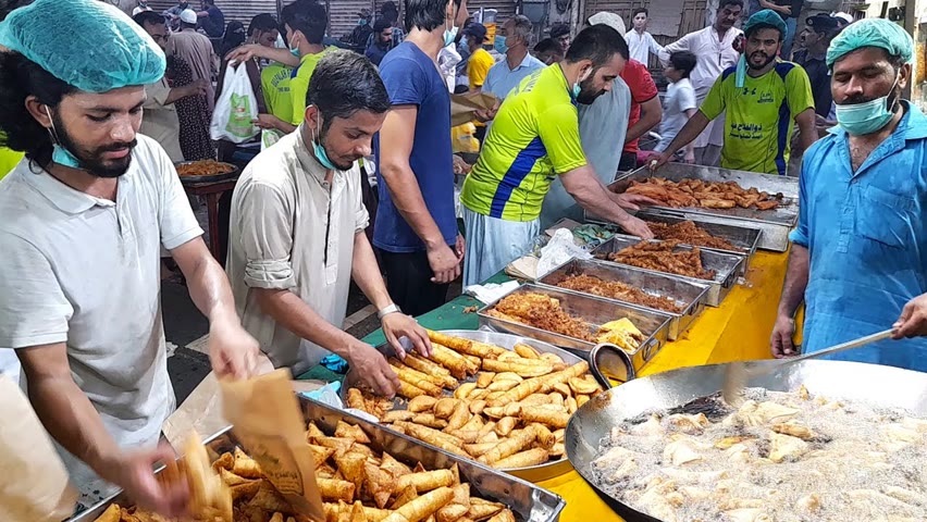 Biggest IFTAR Street Food of Pakistan | Crazy Rush Before Iftar | RAMADAN SPECIAL |