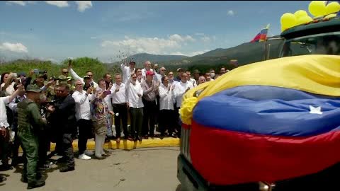 Венесуэла и Колумбия возобновили грузовые перевозки через крупный КПП на границе