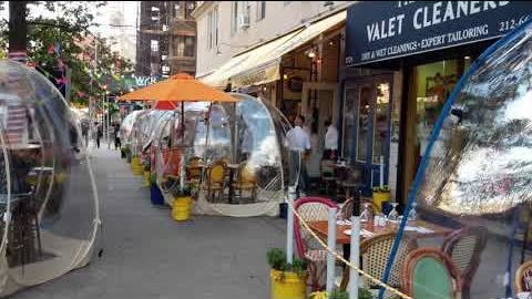 曼哈頓上西區餐館「Cafe Du Soleil」的「氣泡」帳篷戶外用餐區
