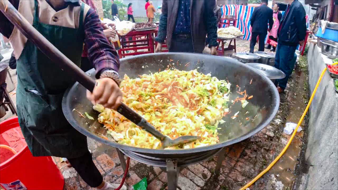 大锅菜红菇卤面，福建农村酒席常见美食！一锅可以让600人一起吃