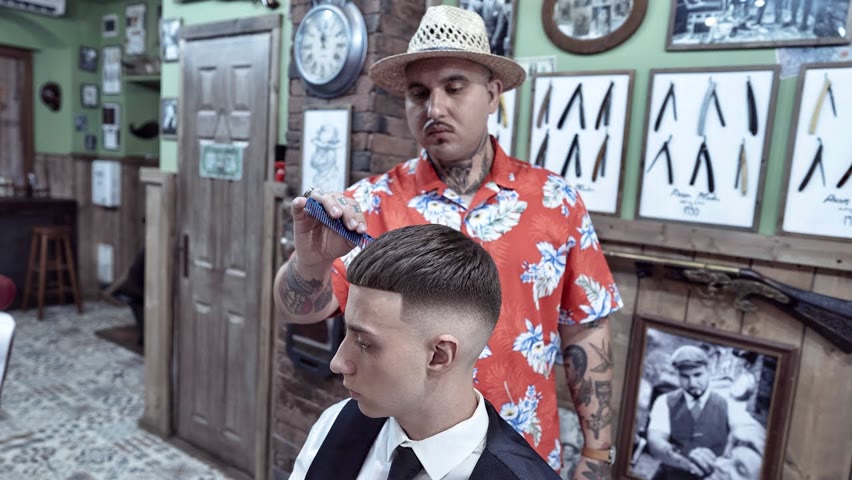 💈 ASMR BARBER - How to get the perfect SUMMER Haircut ☀️ - CROP & SKIN FADE