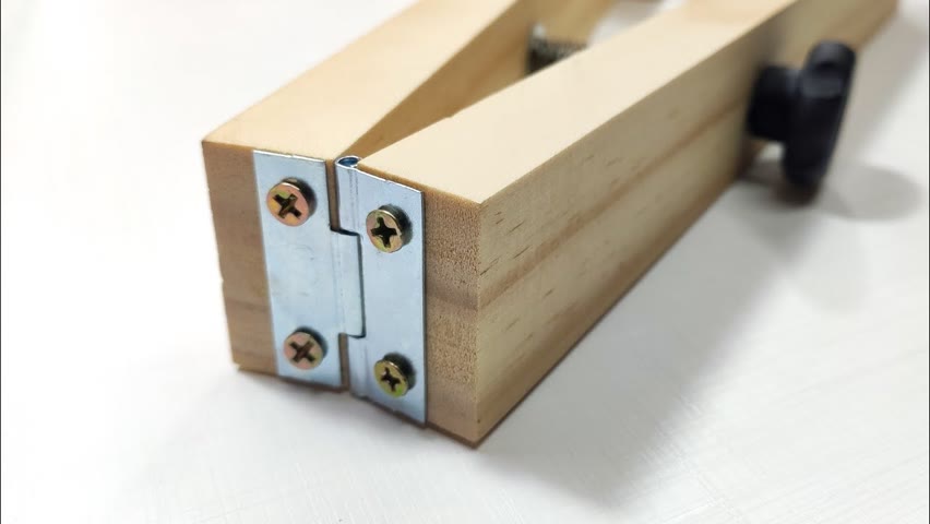 Make this AMAZING tool in less than 4 MINUTES - WOODWORKING