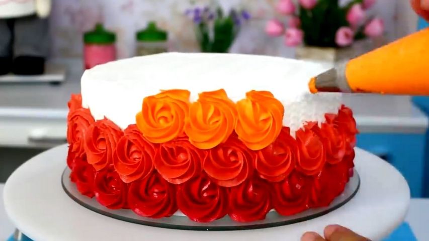 How to make Ombre Cake # Decorating with Pastry Spouts