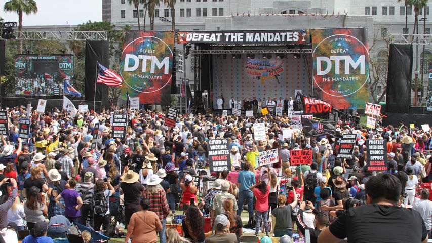 LIVE: 'Defeat the Mandates' Rally in Los Angeles