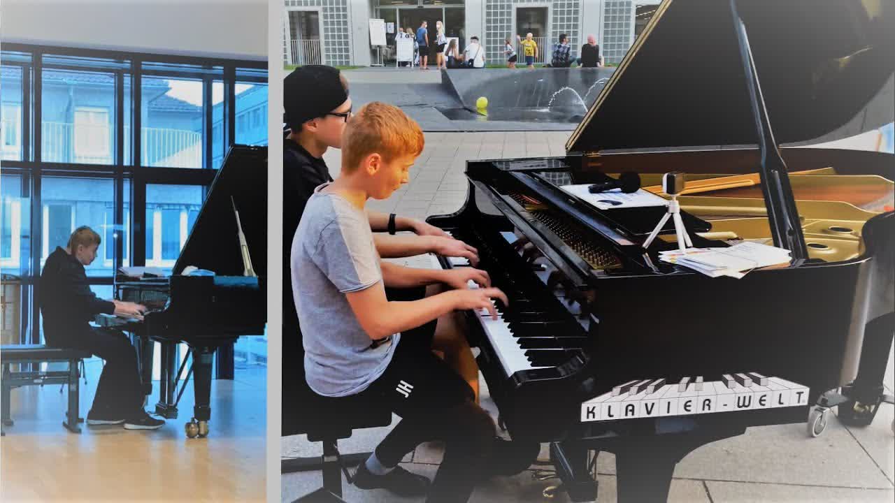 Fast Jazz Piano Duet at Youth competition and in public - Jacob & Mikka Hack