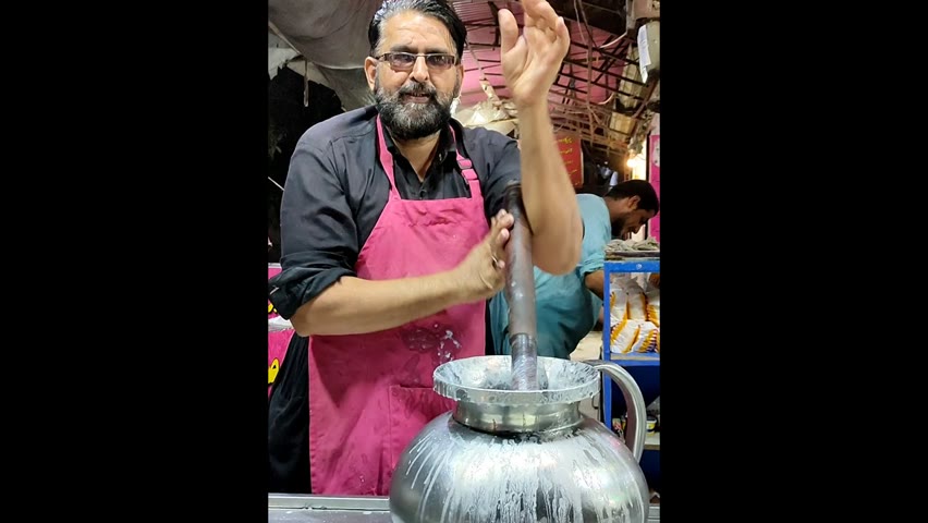 Huge Punjabi Lassi Making | Popular Roadside Malai Lassi Selling | Street Food Karachi Pakistan