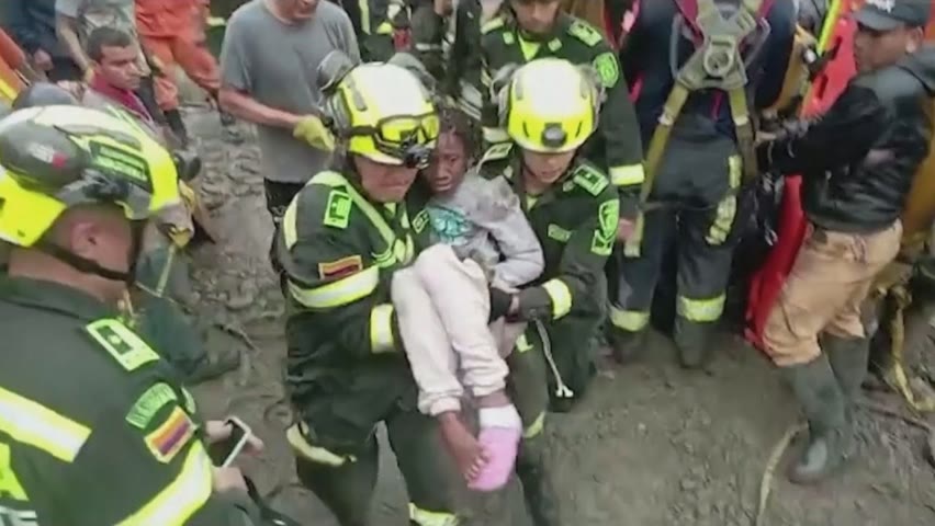 Оползень завалил автобус в Колумбии: 33 погибших