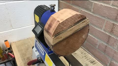 Woodturning - Sapele Bowl with Oak insert
