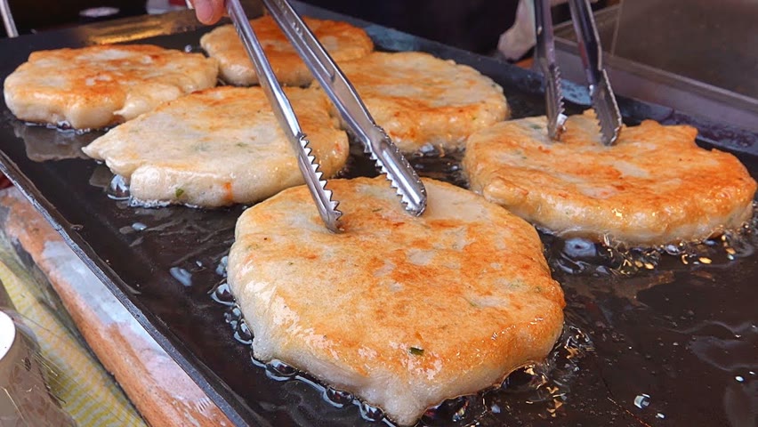 Fishcake Sandwich, Fishcake Pancake (Eomuk Hotteok) - Korean Street Food