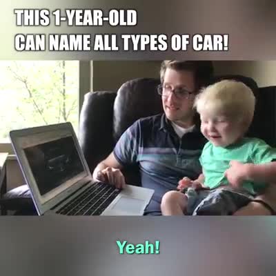 車の名前を言う１歳児