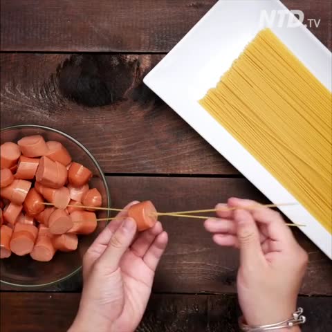 【時短メニュー】ソーセージスパゲティ　赤白緑の３種のソース　Easy Spaghetti Dogs 3 ways 