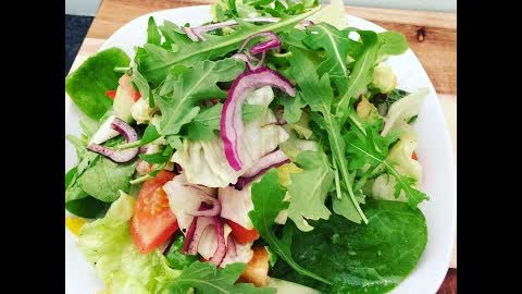 weight loss salad with avocado salad with rocket spinach tomato red onion olive oil & lettuce !!